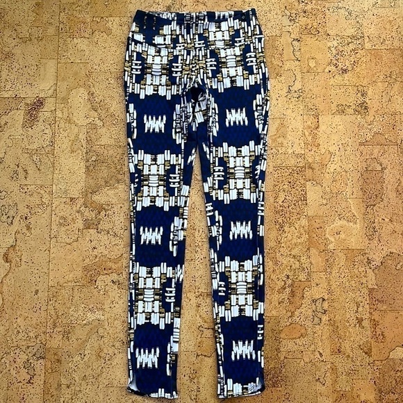 SATVA Leggings - Picture 2 of 10